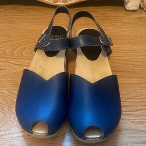 Sven navy blue strap clogs sz 41